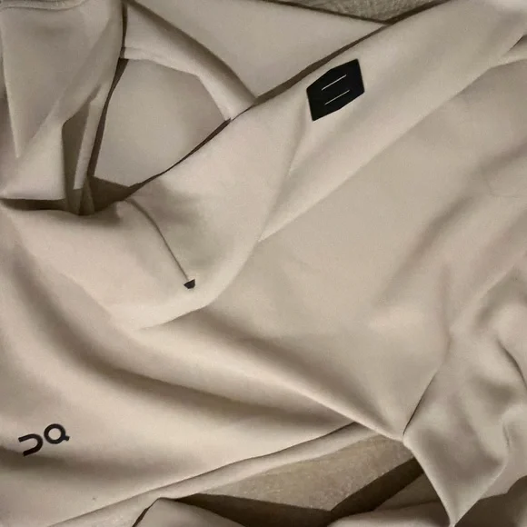 On running on cloud men’s hoodie medium like new condition - Picture 5 of 7